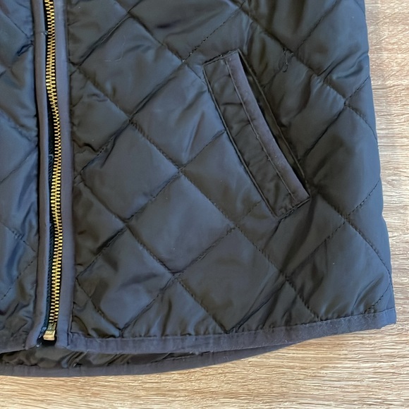 Old Navy Black Full Zip Lightweight Quilted Sleeveless Vest - Picture 3 of 8